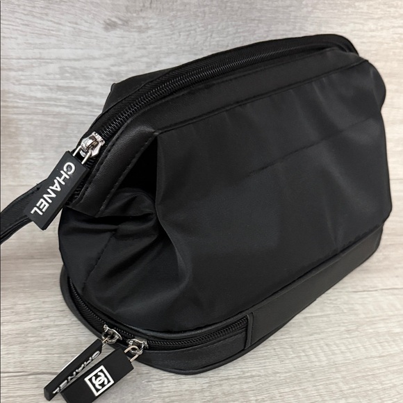 Stylish Black Nylon Pouch/ Travel Case; NWOT - Picture 5 of 6